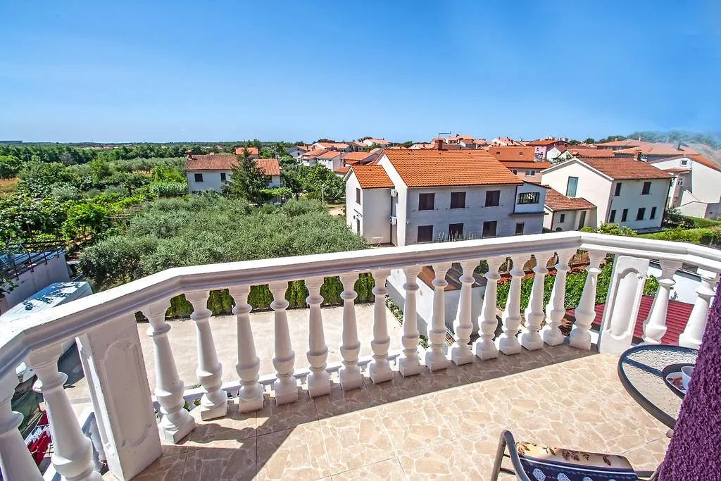 Apartments Villa Excellente Belvedere Pola 0*,